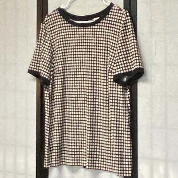 Anne Klein Short Sleeve Collarless Button Back Polka Dot Shirt Black White 0 NWT - Picture 4 of 11